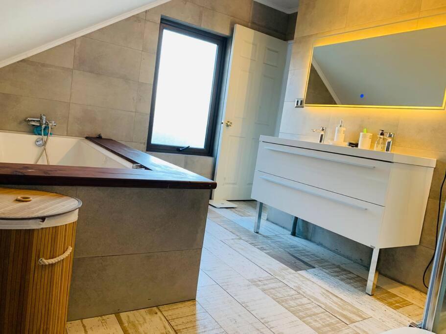 Acogedora Casa Con Tinaja Y Jacuzzi Y Rent A Car Villa Puerto Varas Exterior photo